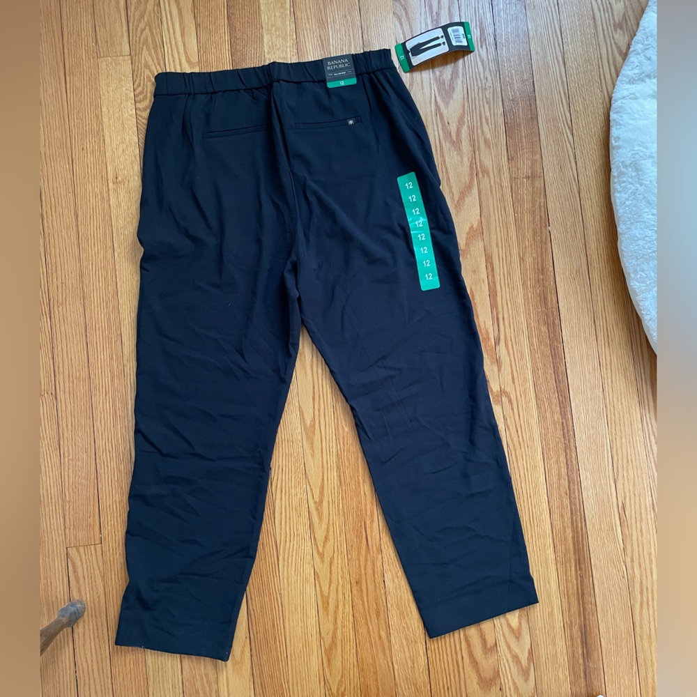 Banana Republic Black Comfortable Slacks Pants Size 12 NWOT Classic